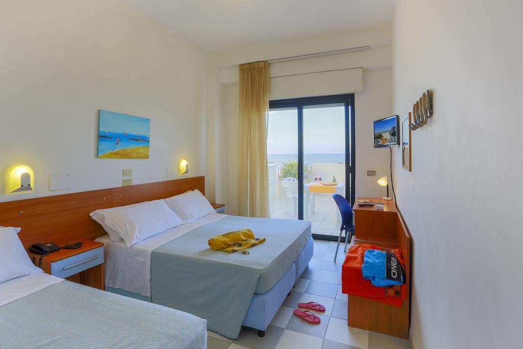 Residence Sunrise Сан-Бенедетто-дель-Тронто Екстер'єр фото