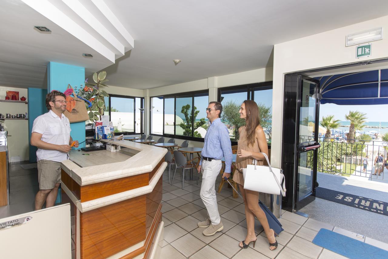 Residence Sunrise Сан-Бенедетто-дель-Тронто Екстер'єр фото